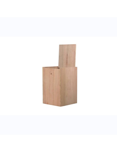 Nido de Madera para Agapornis (14x14x23 cm) – Refugio Vertical Especializado