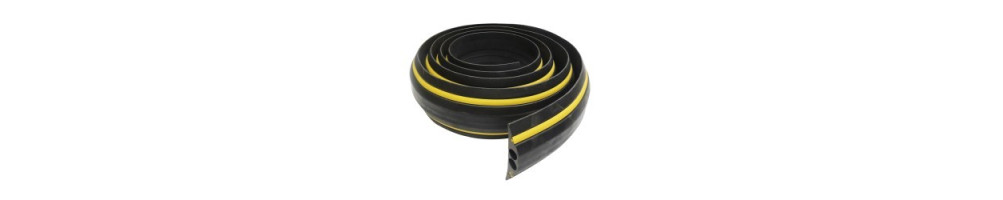 Volga protector for cables for the passage of industrial vehicles